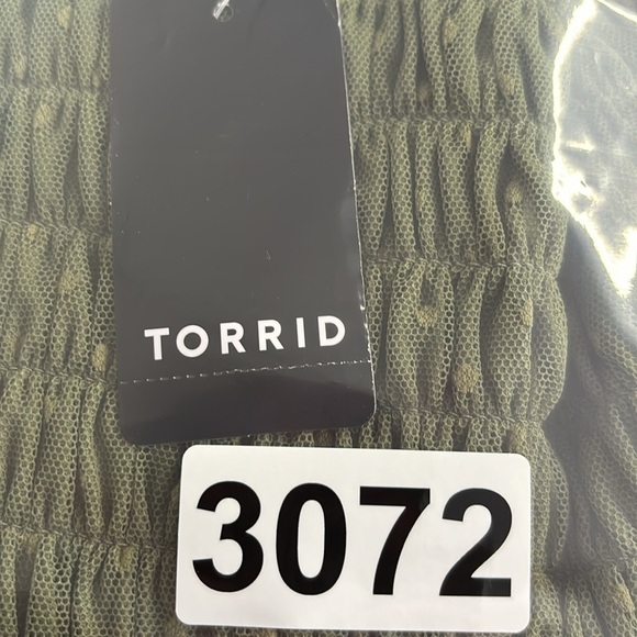 NWT Women’s Plus Torrid Olive Green Dot Mesh Square Neck Crop Top Size 5X | 3072 - Picture 10 of 11